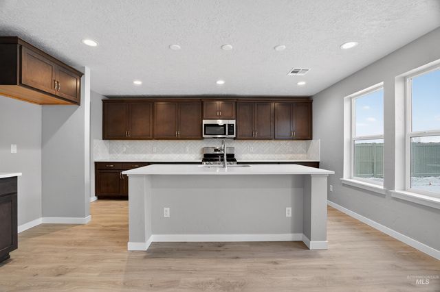 19317 Snowyside Way, Caldwell, ID 83605