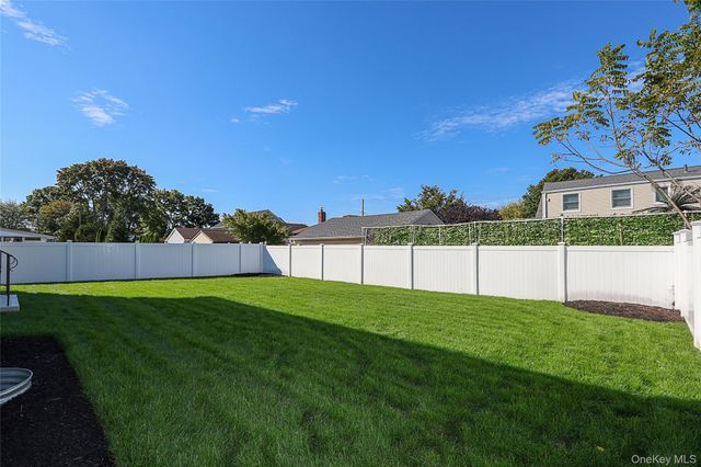 1772 Rose Street, Merrick, NY 11566