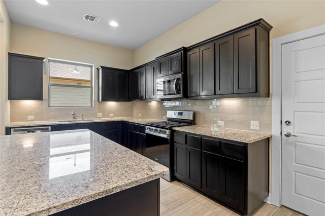 1709 Lawrence ST 5, Austin, TX 78741