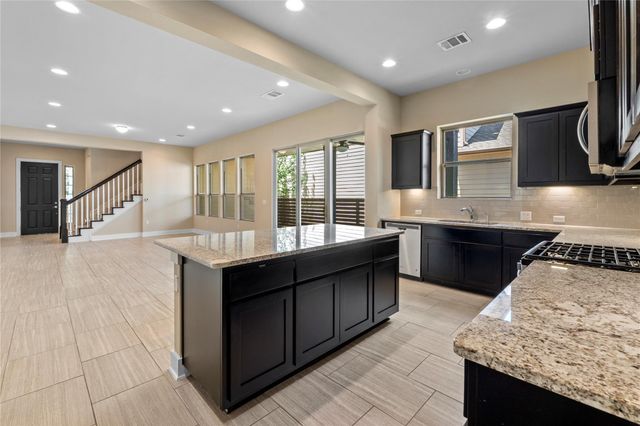 1709 Lawrence ST 5, Austin, TX 78741