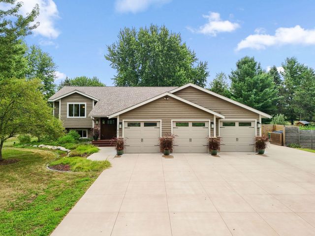 947 Sherman Road, Hudson, WI 54016