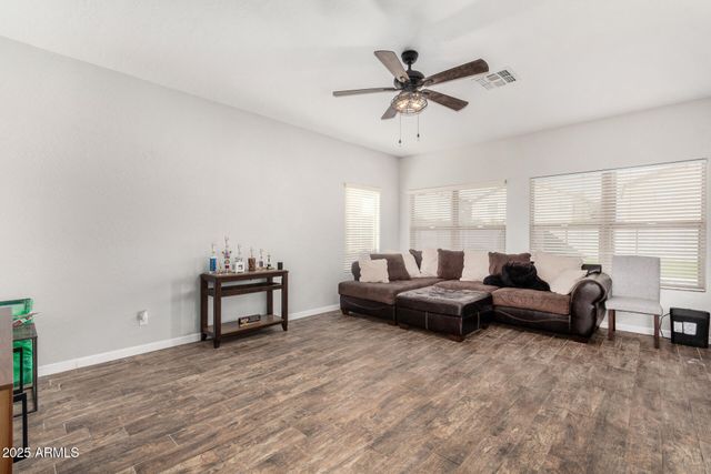 32 W DESERT VISTA Trail, San Tan Valley, AZ 85143