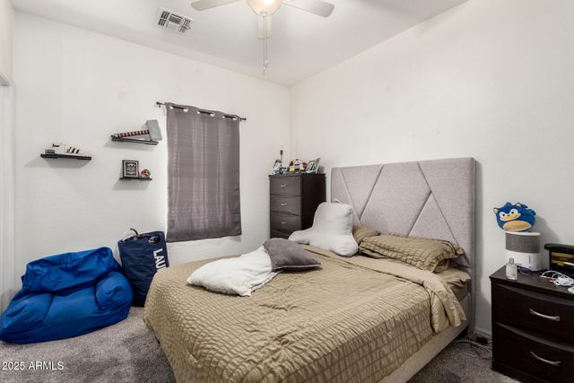 32 W DESERT VISTA Trail, San Tan Valley, AZ 85143