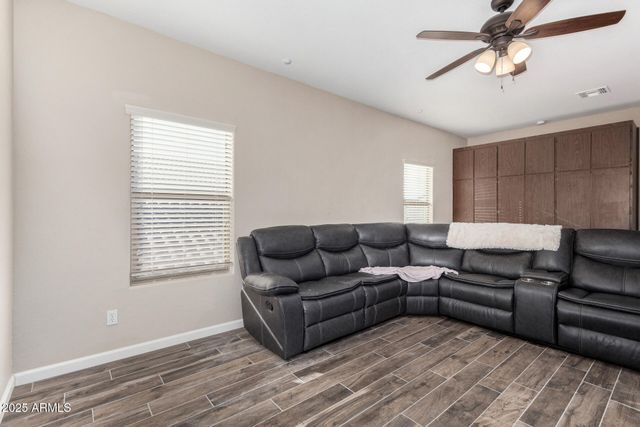 32 W DESERT VISTA Trail, San Tan Valley, AZ 85143