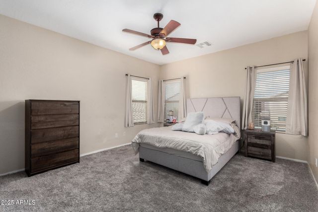 32 W DESERT VISTA Trail, San Tan Valley, AZ 85143