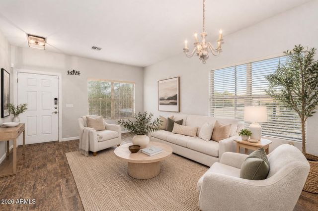 32 W DESERT VISTA Trail, San Tan Valley, AZ 85143