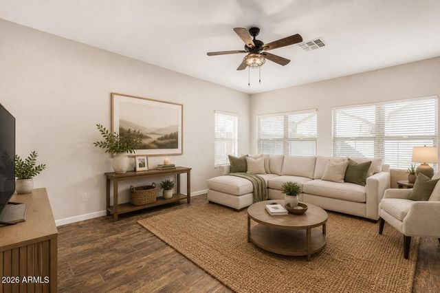 32 W DESERT VISTA Trail, San Tan Valley, AZ 85143