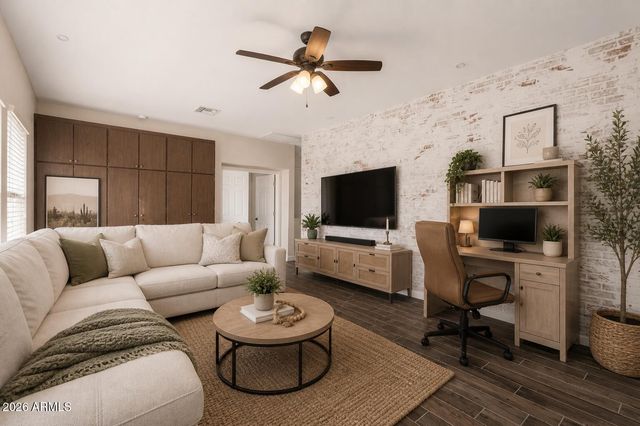 32 W DESERT VISTA Trail, San Tan Valley, AZ 85143