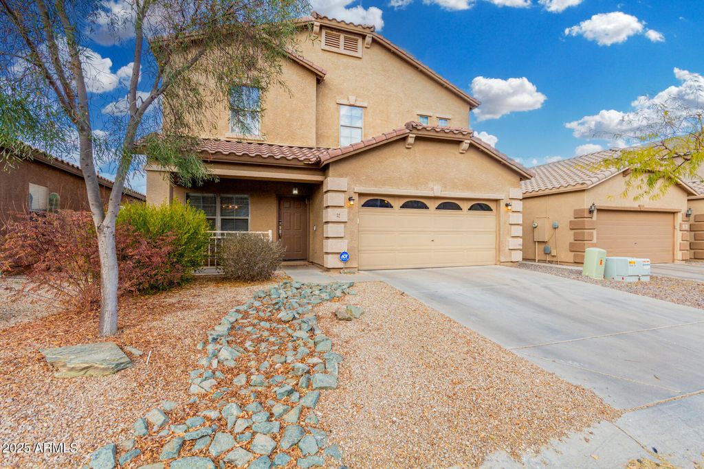 32 W DESERT VISTA Trail, San Tan Valley, AZ 85143