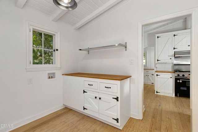 4904 Hampton Road, La Canada Flintridge, CA 91011