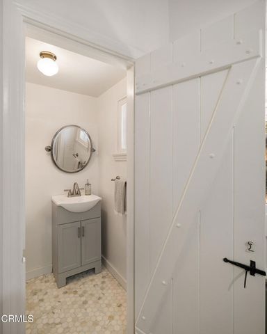 4904 Hampton Road, La Canada Flintridge, CA 91011