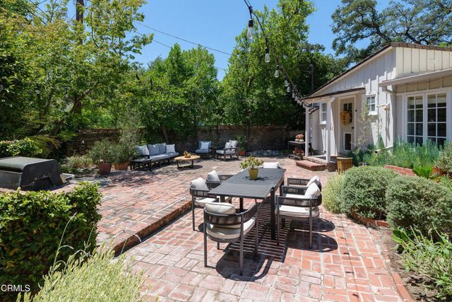 4904 Hampton Road, La Canada Flintridge, CA 91011