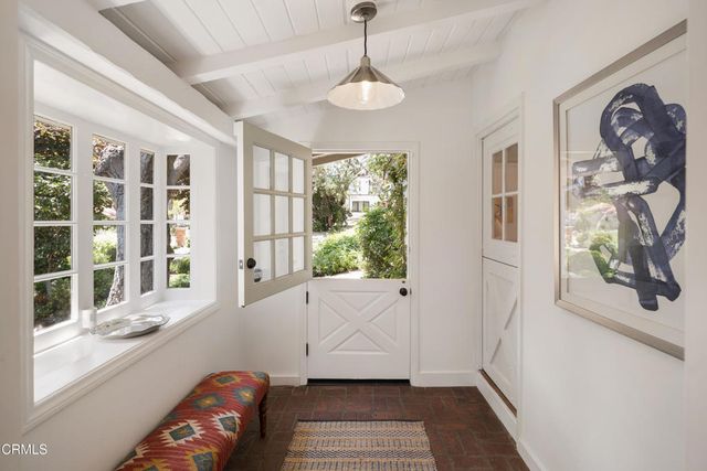 4904 Hampton Road, La Canada Flintridge, CA 91011