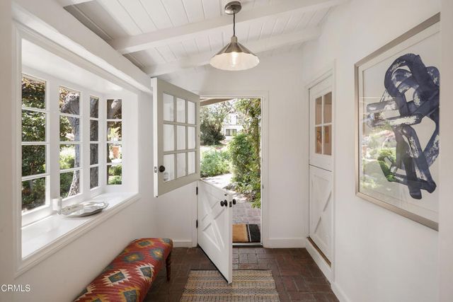 4904 Hampton Road, La Canada Flintridge, CA 91011