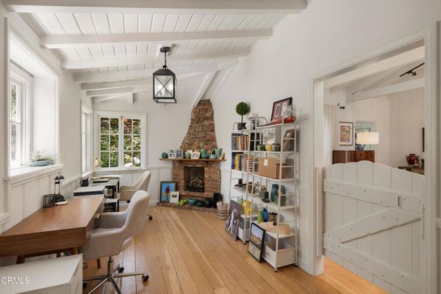 4904 Hampton Road, La Canada Flintridge, CA 91011