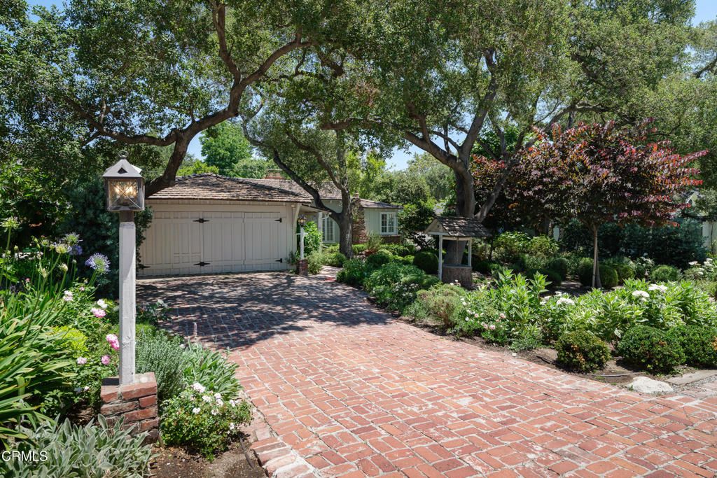 4904 Hampton Road, La Canada Flintridge, CA 91011