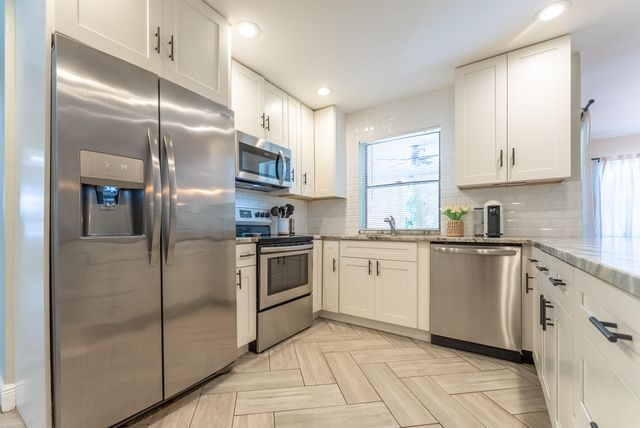 548 NW 45th Drive, Delray Beach, FL 33445