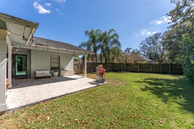 548 NW 45th Drive, Delray Beach, FL 33445