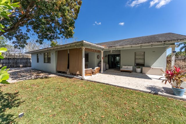 548 NW 45th Drive, Delray Beach, FL 33445