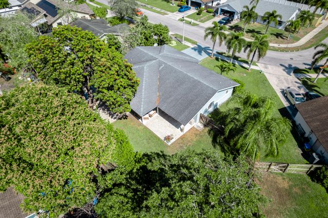 548 NW 45th Drive, Delray Beach, FL 33445