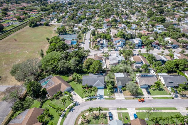 548 NW 45th Drive, Delray Beach, FL 33445