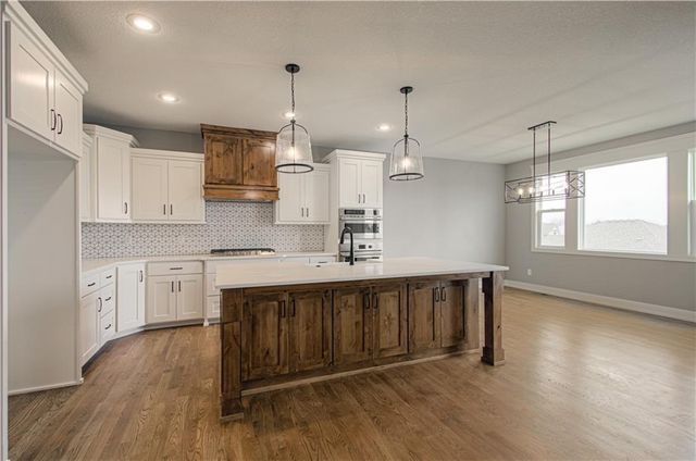 2316 Larkspur Lane, Kearney, MO 64060