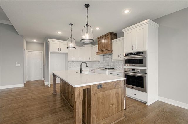 2316 Larkspur Lane, Kearney, MO 64060