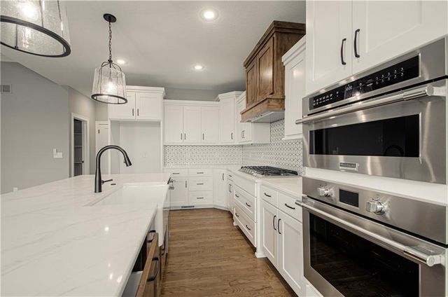 2316 Larkspur Lane, Kearney, MO 64060