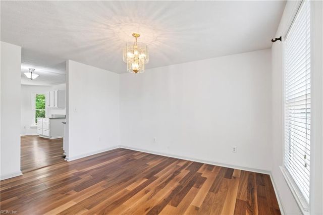 6478 Pocahontas LN, Hayes, VA 23072