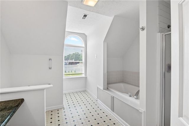 6478 Pocahontas LN, Hayes, VA 23072