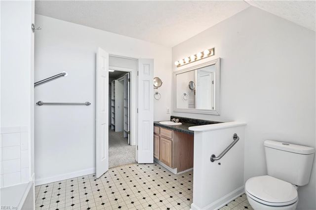 6478 Pocahontas LN, Hayes, VA 23072