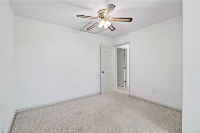 6478 Pocahontas LN, Hayes, VA 23072