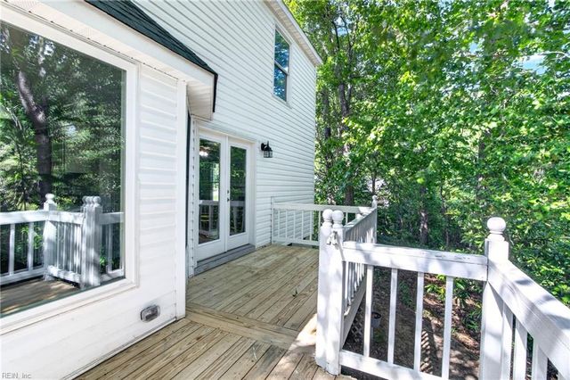 6478 Pocahontas LN, Hayes, VA 23072