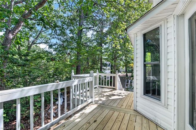 6478 Pocahontas LN, Hayes, VA 23072