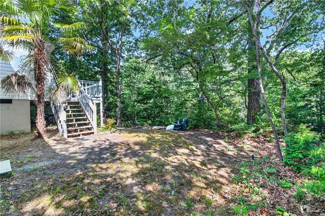 6478 Pocahontas LN, Hayes, VA 23072