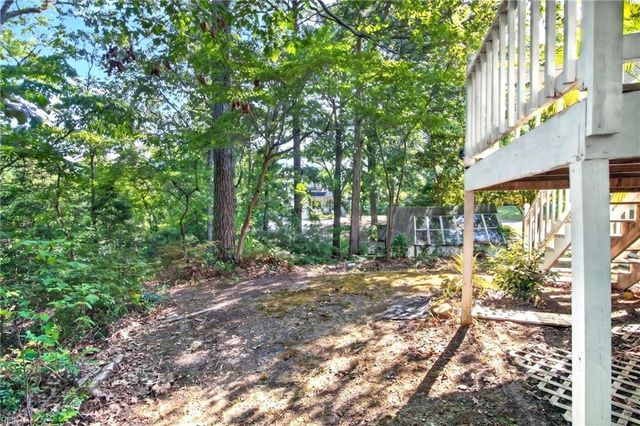 6478 Pocahontas LN, Hayes, VA 23072