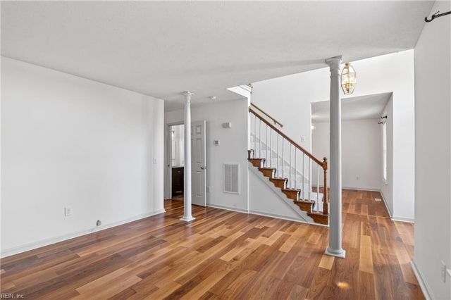 6478 Pocahontas LN, Hayes, VA 23072