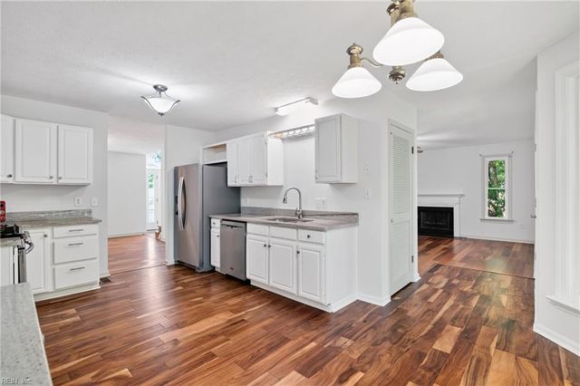 6478 Pocahontas LN, Hayes, VA 23072