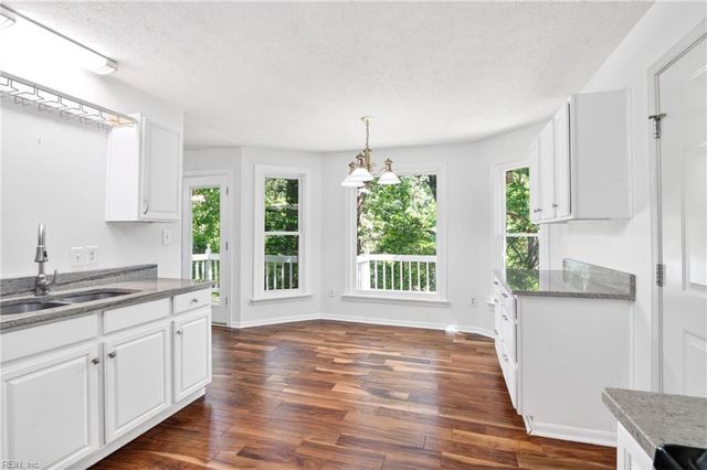 6478 Pocahontas LN, Hayes, VA 23072