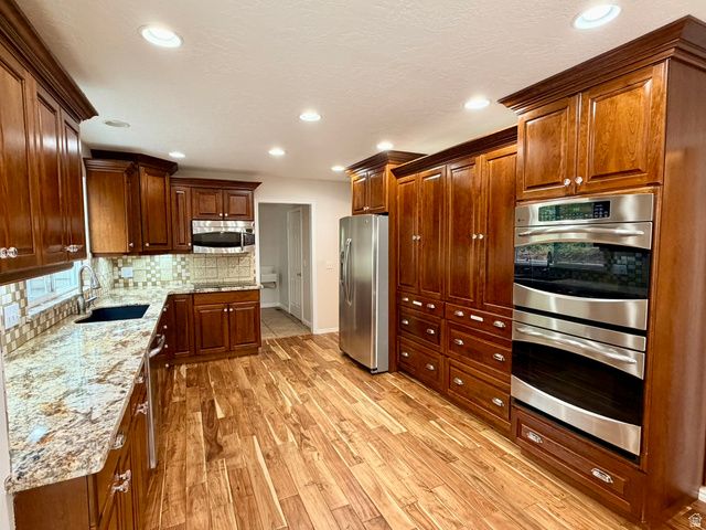 910 WOODLAND HILLS CIR, Bountiful, UT 84010