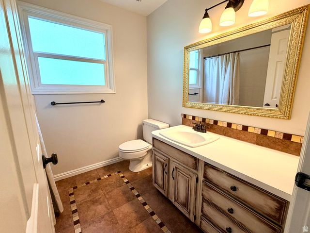 910 WOODLAND HILLS CIR, Bountiful, UT 84010