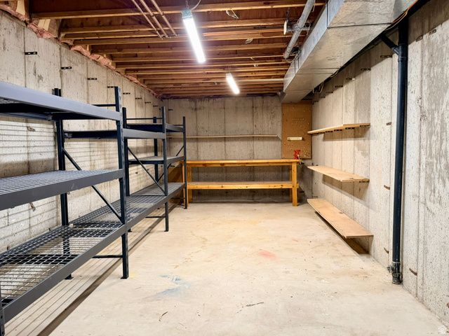 910 WOODLAND HILLS CIR, Bountiful, UT 84010