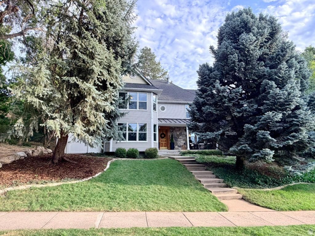 910 WOODLAND HILLS CIR, Bountiful, UT 84010