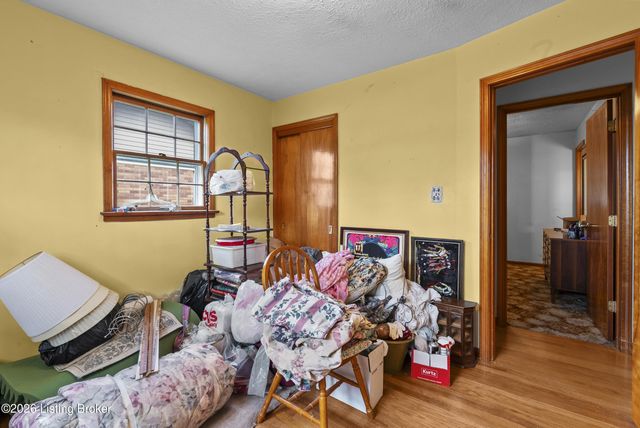 8301 Latania Dr, Louisville, KY 40258