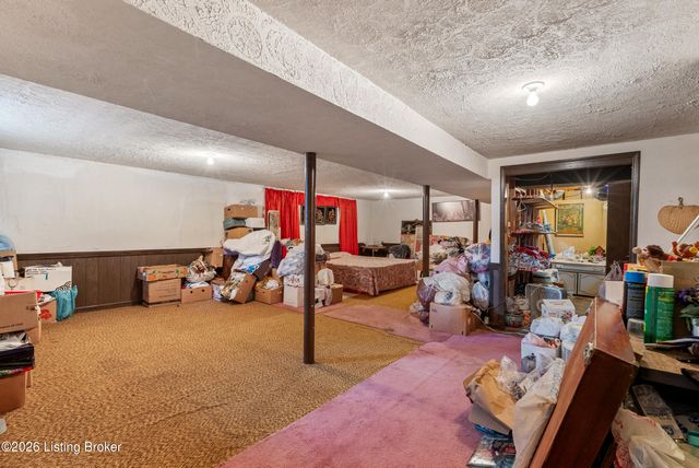 8301 Latania Dr, Louisville, KY 40258
