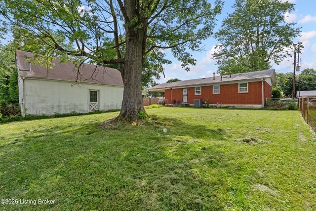 8301 Latania Dr, Louisville, KY 40258