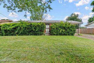 8301 Latania Dr, Louisville, KY 40258