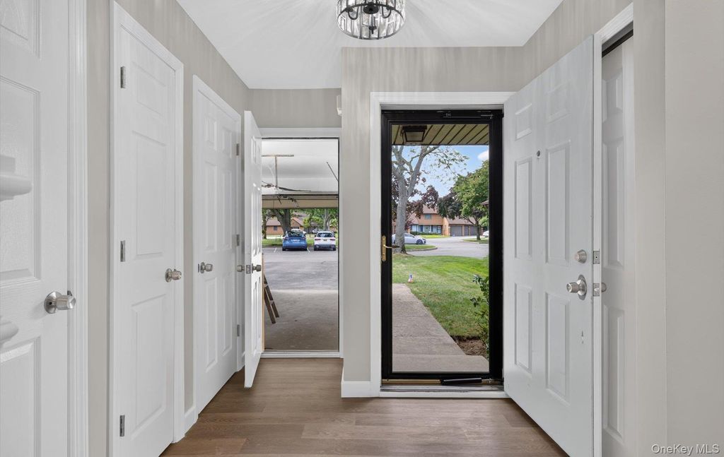 176 Melanie Way, Commack, NY 11725 — photo 3