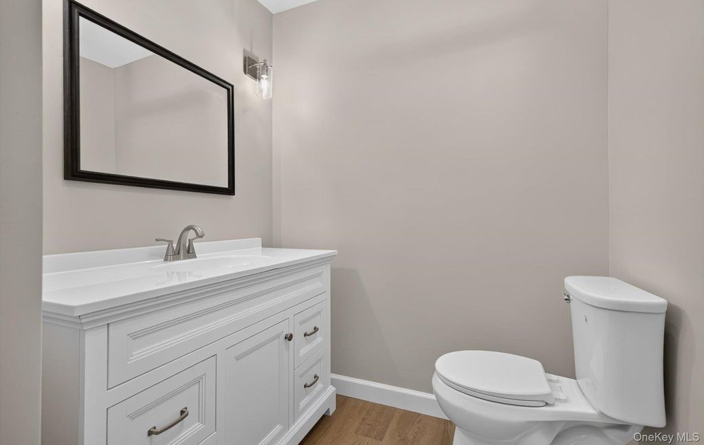 176 Melanie Way, Commack, NY 11725 — photo 4