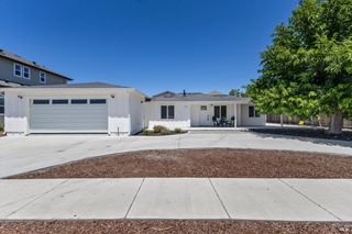 2113 Dennis Ln, Santa Rosa, CA 95403